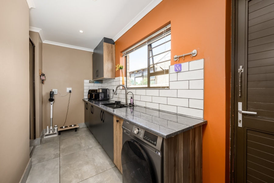 2 Bedroom Property for Sale in Sherwood Eastern Cape